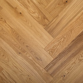 OAK HERRINGBONE VARNISHED