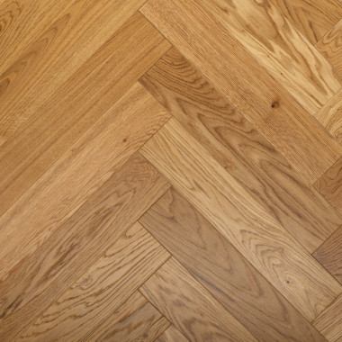 OAK HERRINGBONE VARNISHED