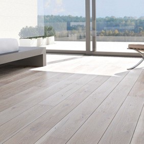 TOUCH OAK