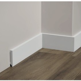 K-33 Kompozitinės Grindjuostės BaseBoards 7 cm